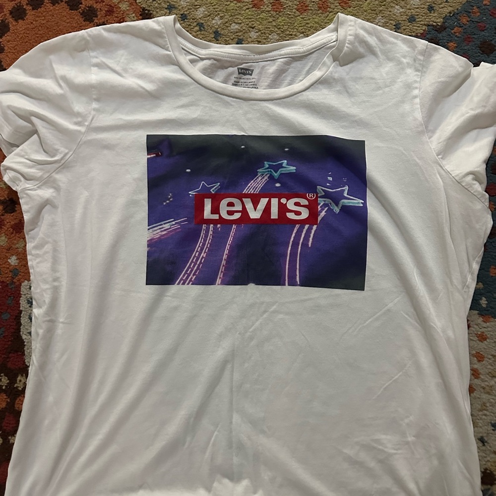 Levi's White Tee with Purple Star Graphic